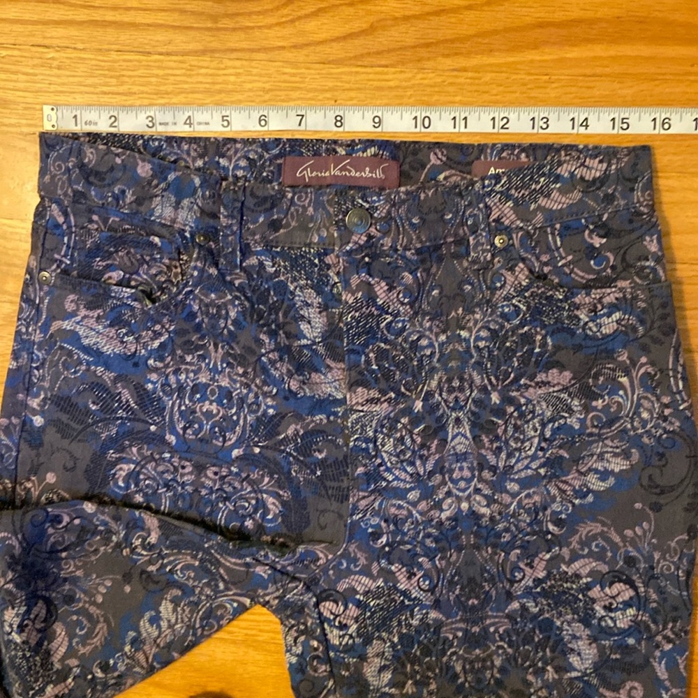 Gloria Vanderbilt Amanda High Rise Jeans. Size 8 - Picture 7 of 12